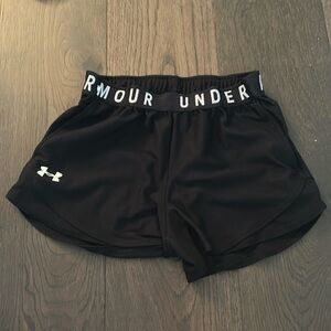 xs black under armor workout shorts. super cute